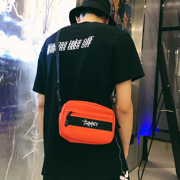 Casual τσάντα ανδρών με επιγραφές σε τρία χρώματα