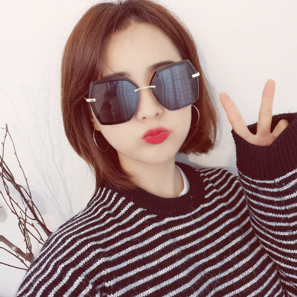 Κομψά γυναικεία γυαλιά ηλίου σε τρία χρώματα