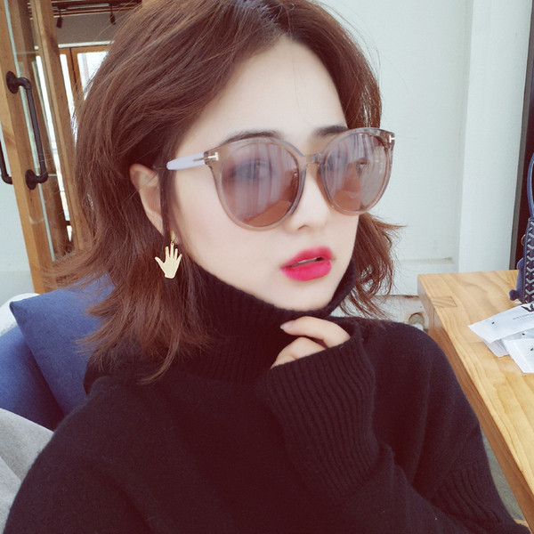 Дамски слънчеви очила в кръгла форма в три цвята