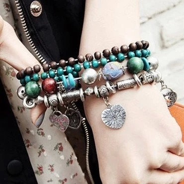 Set dama de patru bratari cu margele si pandantive