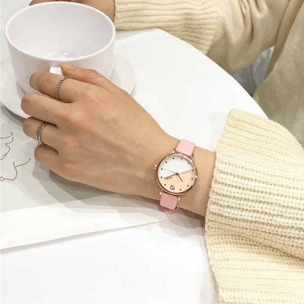 Ceas elegant de dama in mai multe culori cu curea din piele Eco