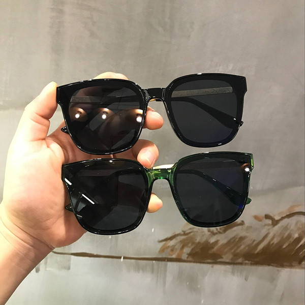 Κομψά γυναικεία γυαλιά ηλίου σε διάφορα χρώματα