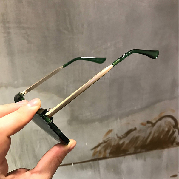 Κομψά γυναικεία γυαλιά ηλίου σε διάφορα χρώματα