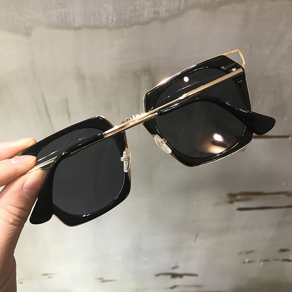 Ochelari de soare de dama moderni model NOU in mai multe culori