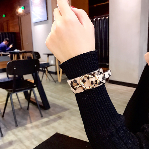 Γυναικείο βραχιόλι με λεοπάρδαλο δεξιά σε τρία χρώματα