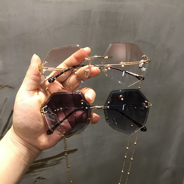 Κυρίες γυαλιά ηλίου με αλυσίδα στοιχείων σε διάφορα χρώματα