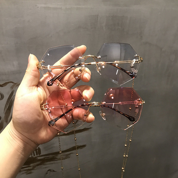 Κυρίες γυαλιά ηλίου με αλυσίδα στοιχείων σε διάφορα χρώματα