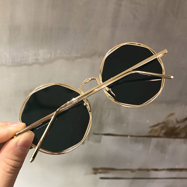 Noi ochelari de soare rotunzi de damă în patru culori