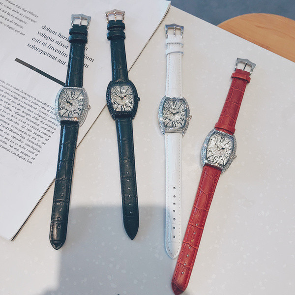 Ceas elegant de dama cu bratara cu curea din piele ecologica