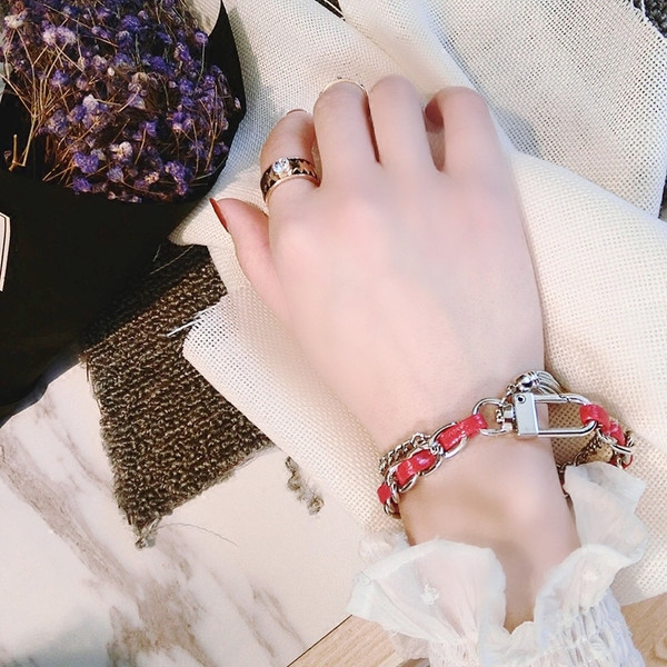 Bratara de dama cu pandantiv in negru si rosu