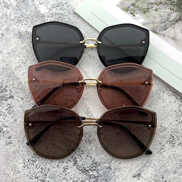 Ochelari moderni de damă în șase culori