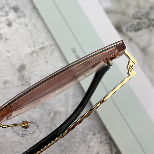 Ochelari moderni de damă în șase culori