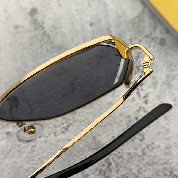 Κομψά γυναικεία γυαλιά ηλίου σε τέσσερα χρώματα