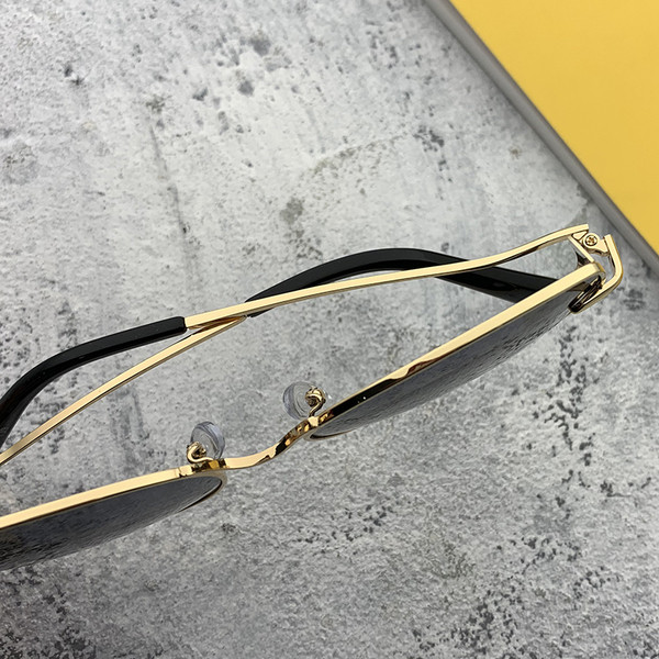 Κομψά γυναικεία γυαλιά ηλίου σε τέσσερα χρώματα