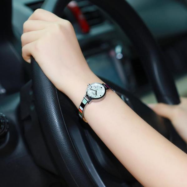 Ceas elegant de dama color cu curea metalica