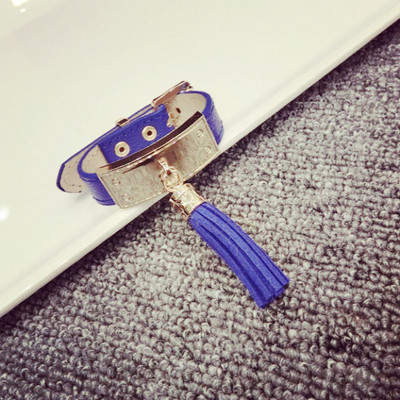 Bratara moderna de dama cu ciucuri in trei culori