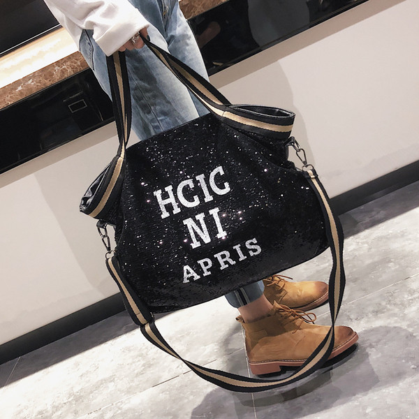 Νέα γυναικεία τσάντα μοντέλο με κοντό και μακρύ χερούλι και στοιχείο sequin