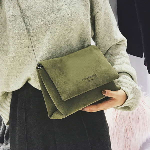 Geanta de dama actuala cu lant metalic in mai multe culori