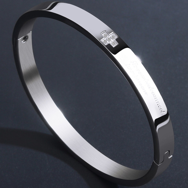 Елегантна мъжка гравирана гривна в сребрист цвят