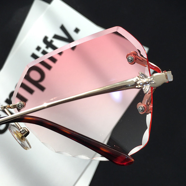 Ochelari eleganti de dama in mai multe culori