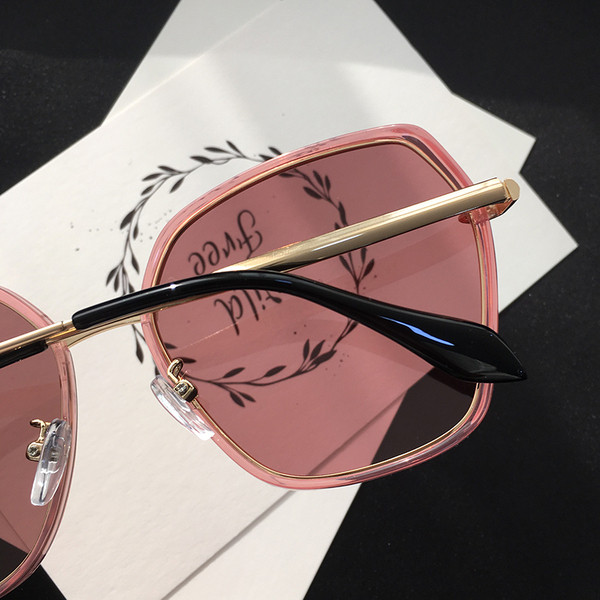 Σύγχρονα κυρίες γυαλιά ηλίου σε έξι χρώματα