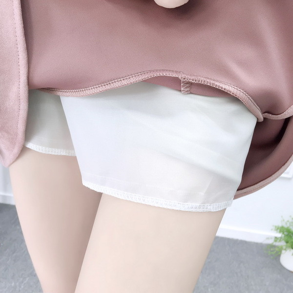 Κομψή κυρία που αποτελείται από δύο μέρη πουλόβερ + φούστα - δύο χρώματα