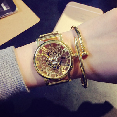 Нов модел дамски часовник в сребрист и златен цвят