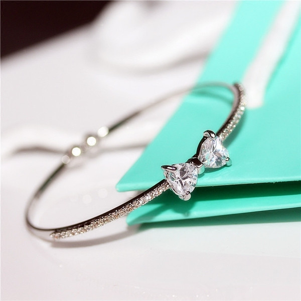 Bratara de dama moderna cu pietre decorative in doua culori