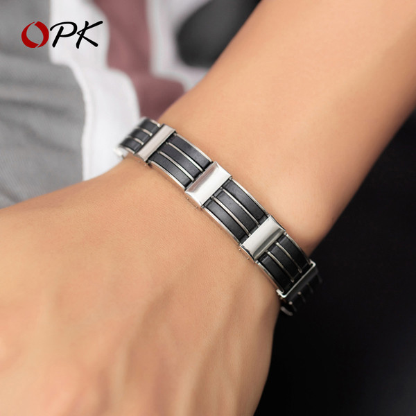 Brățară modernă pentru bărbați din metal de culoare argintie