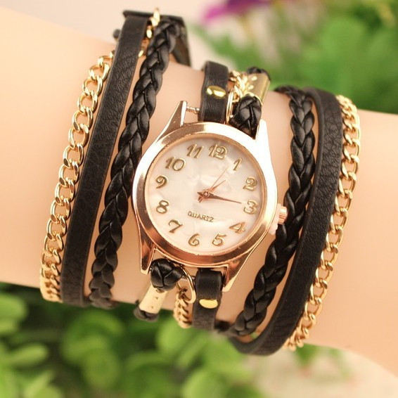 Дамски часовник в няколко цвята с метална верижка