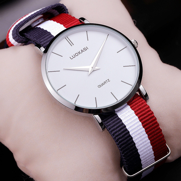 Ceas modern pentru bărbați cu curea colorată