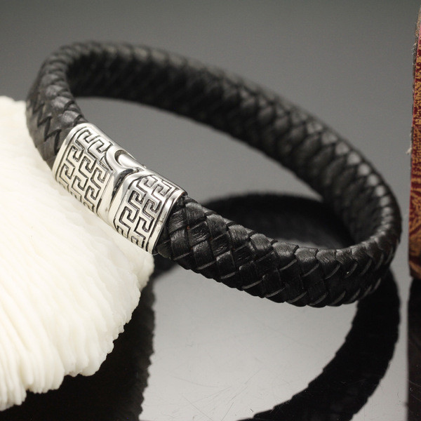 Bratara barbateasca moderna din piele ecologica de culoare neagra