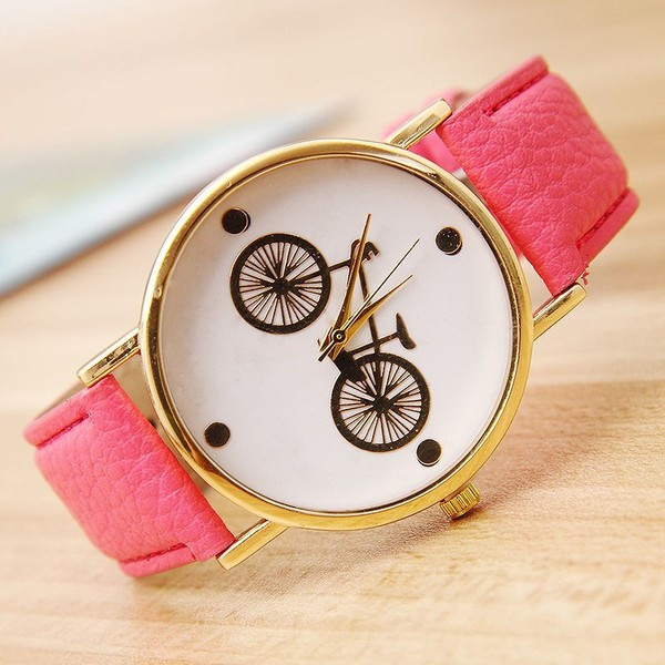 Σύγχρονη κυρία ρολόι με έναν οικολογικό δερμάτινο ιμάντα και πέτρες - μερικά μοντέλα