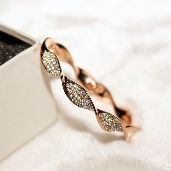 Γυναικείο βραχιόλι με διακοσμητικές πέτρες σε δύο χρώματα