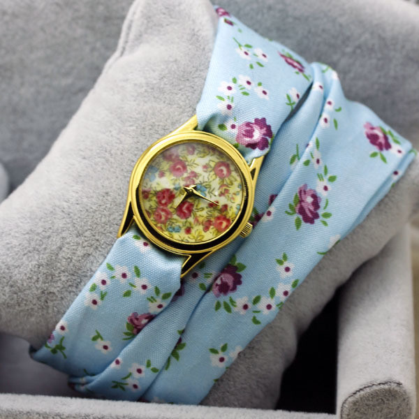 Ceas de dama model nou cu curea din material textil si motive florale