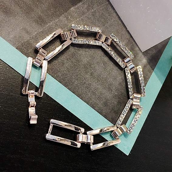 Κυρίες κομψό βραχιόλι με διακοσμητικές πέτρες