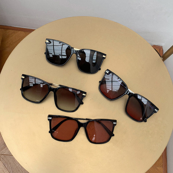 Κομψά γυαλιά ηλίου σε τέσσερα χρώματα