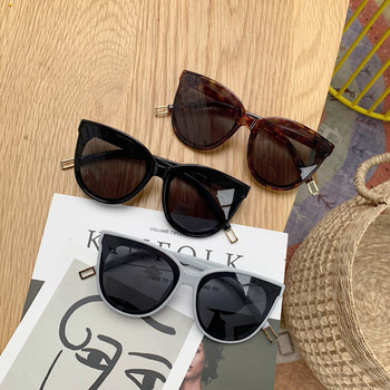 Дамски слънчеви очила с тъмни стъкла в три цвята