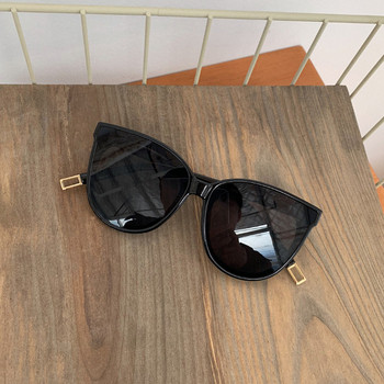 Дамски слънчеви очила с тъмни стъкла в три цвята