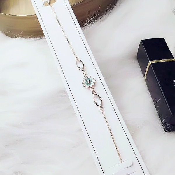 Κυρίες μοντέρνο βραχιόλι με πέτρες σε τρία χρώματα