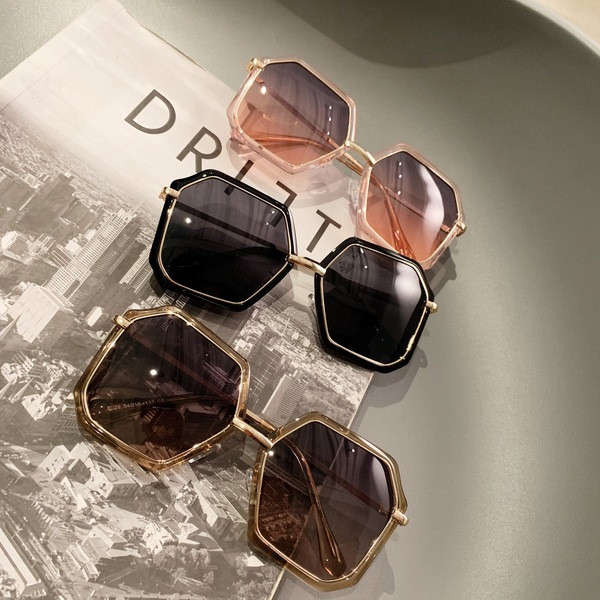 Hit ochelarii de soare moderni pentru femei în trei culori