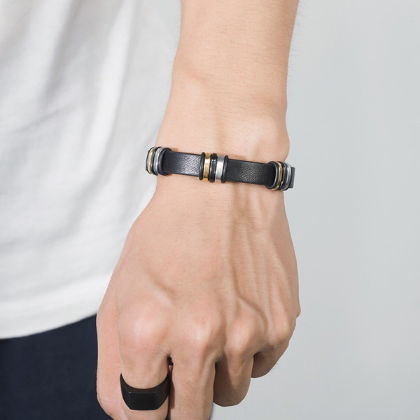 Bratara moderna pentru barbati cu elemente metalice