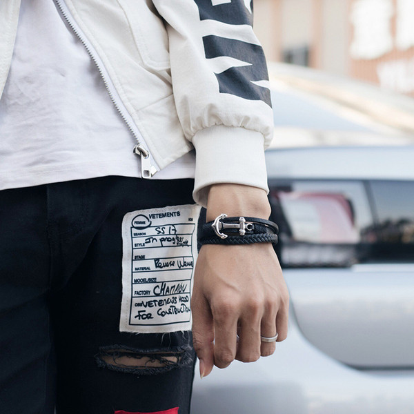 Bratara barbateasca casual din piele ecologica de culoare neagra cu element metalic