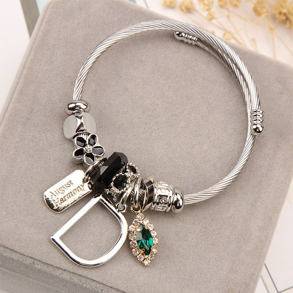 Γυναικείο βραχιόλι με μενταγιόν και πέτρες σε πέντε χρώματα