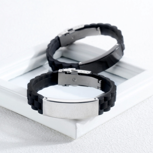 Bratara moderna din silicon pentru barbati in negru