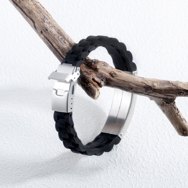 Bratara moderna din silicon pentru barbati in negru