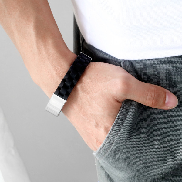 Bratara moderna din silicon pentru barbati in negru