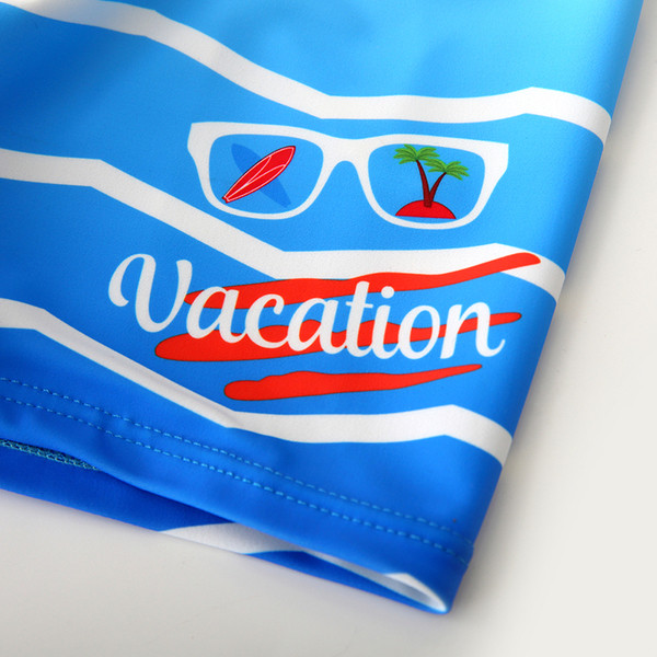 Modern gyerek fürdőruha fiúknak két színben két részben