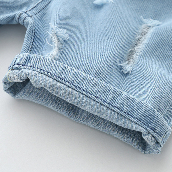 Pantaloni scurți din denim pentru băieți cu motive rupte