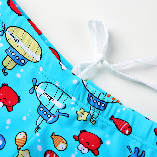 Μπότες παιδικών αγοριών σε μπλε χρώμα με εφαρμογές